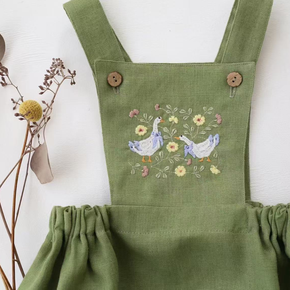 컨트리 스타일 2026 여름 신상 아기 점프수트 자수  - Baby Summer Linen Sleeveless Jumpsuit 리뷰 및 가격