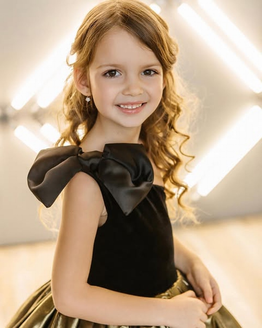 새로운 검은색과 금색 새틴 소재의 꽃무늬 드레스, 특별 - Toddler Girl Tulle Party Dress 리뷰 및 가격